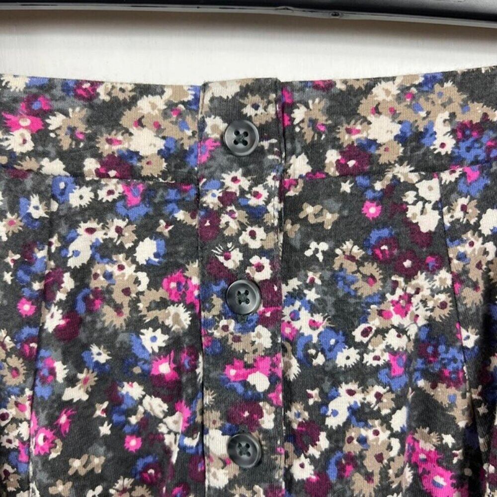 American Eagle Gray Floral Skater Skirt | Button Front Detail | Stretch Cotton B - Picture 4 of 7